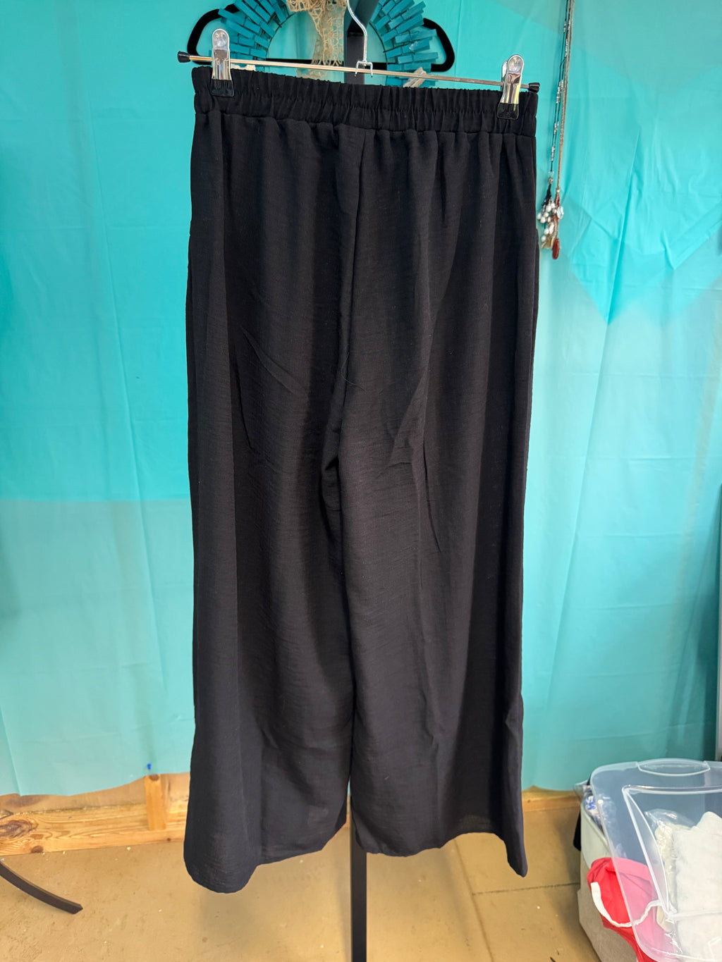 Zenana black pants (Plus)