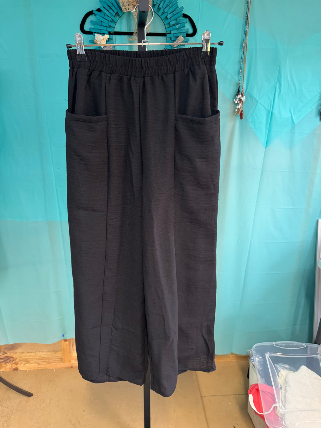 Zenana black pants (Plus)