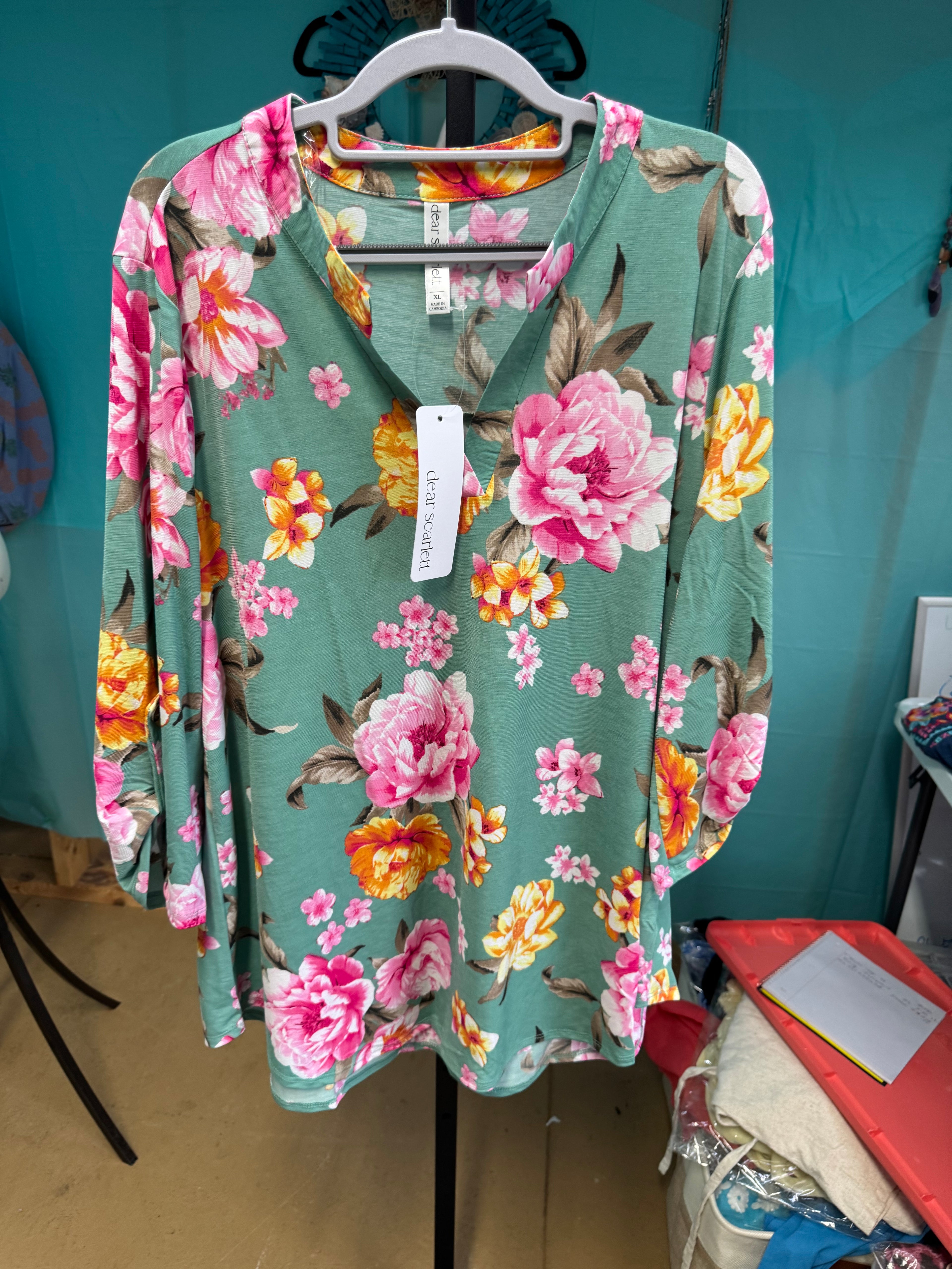 Dear Scarlett Floral Top Plus Size
