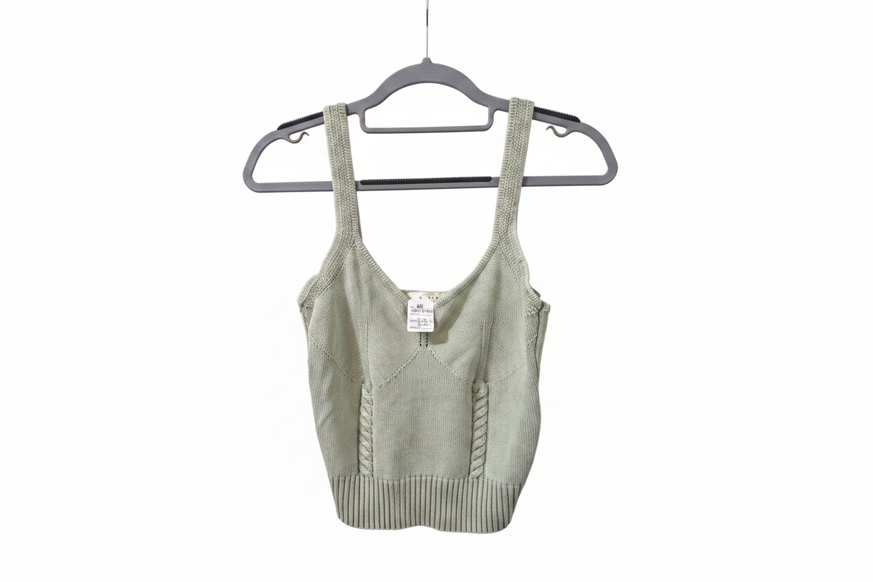 Promesa Knit Crop - White Background
